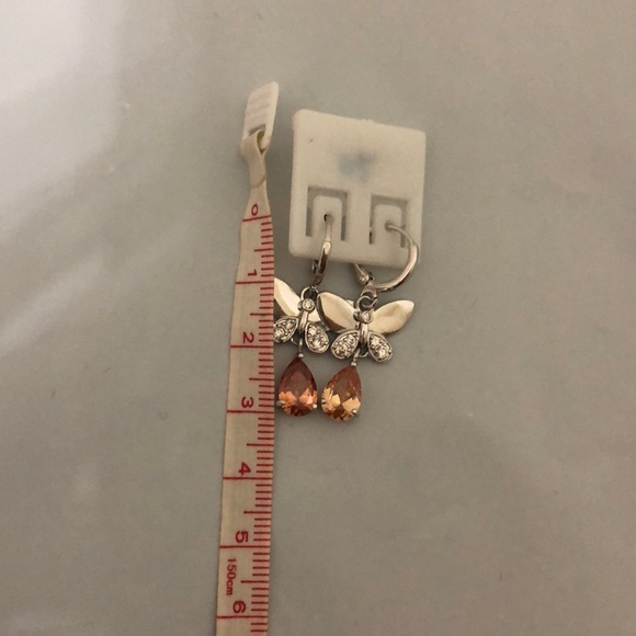 Cute dangling butterfly earrings (hoop) - Picture 4 of 6